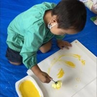 painting using flowers!